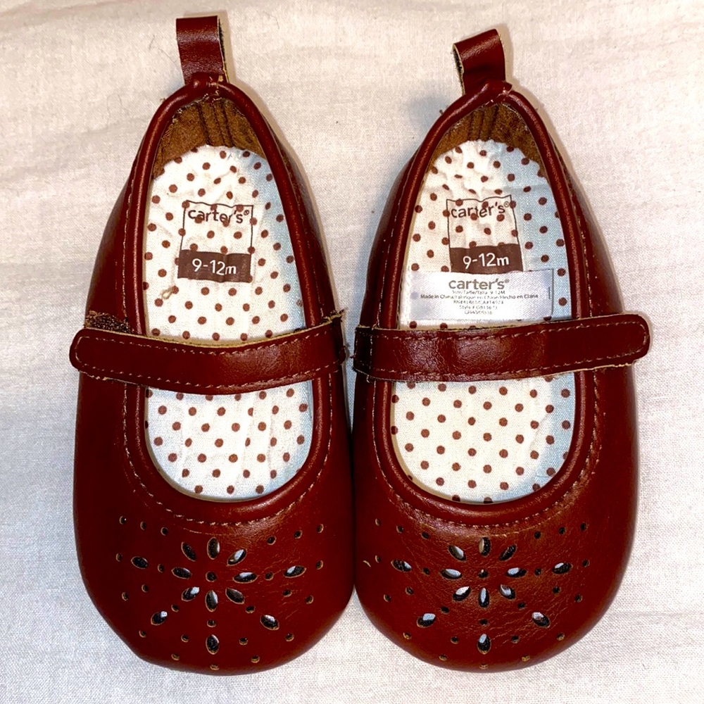 NWOT Carter’s burgundy Mary Jane baby shoes 9-12 M